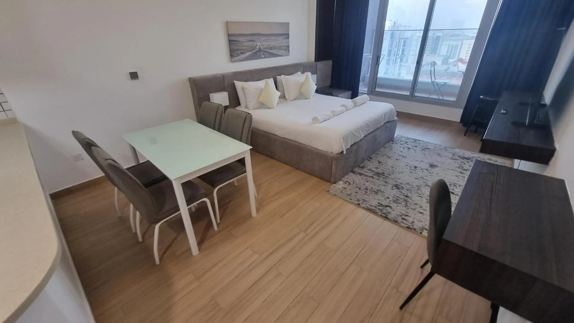 151 Residence Jumeirah Gardens Dubai Emirati Arabi Uniti