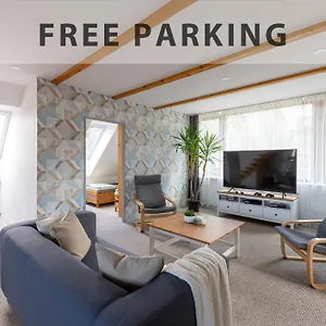 apartment-plzenska-for4-free-parking-1-min-to-tram.praguehotelsweb.com/